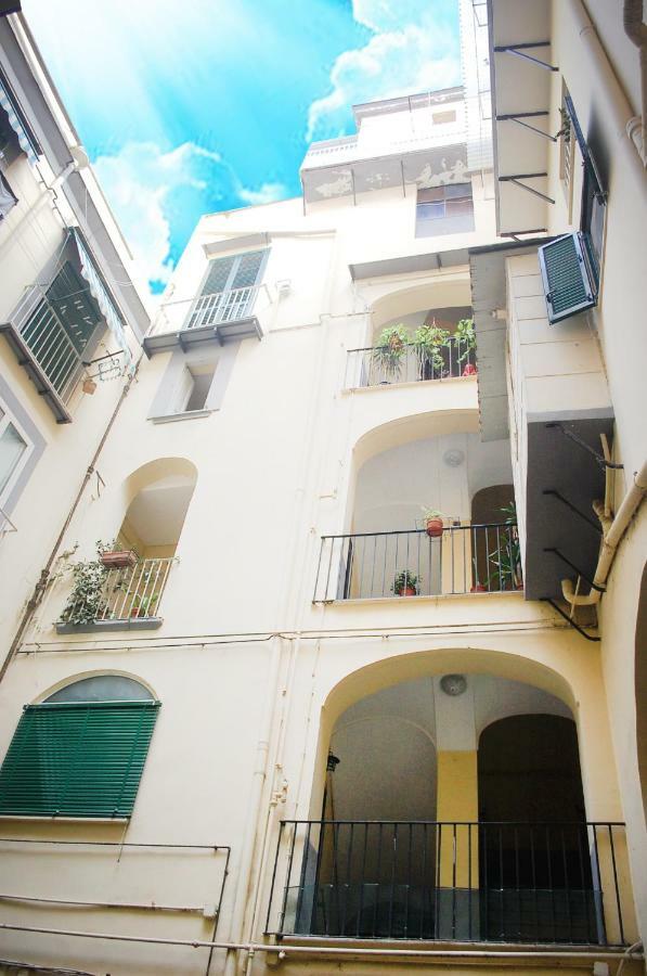 LegnoSuites Napoli Esterno foto